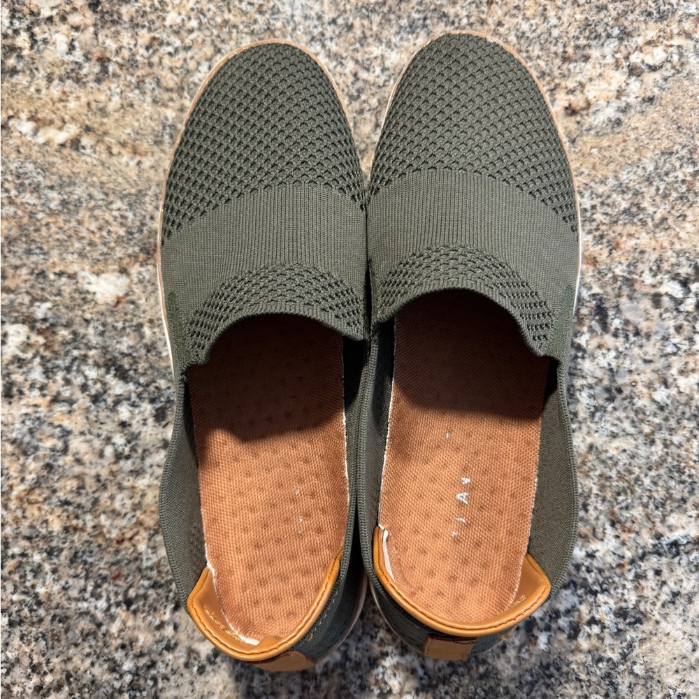 TRULAND Women's Slip On Sneakers/Breathable Knit Loafers. Olive green, size 8.5 - Picture 6 of 11